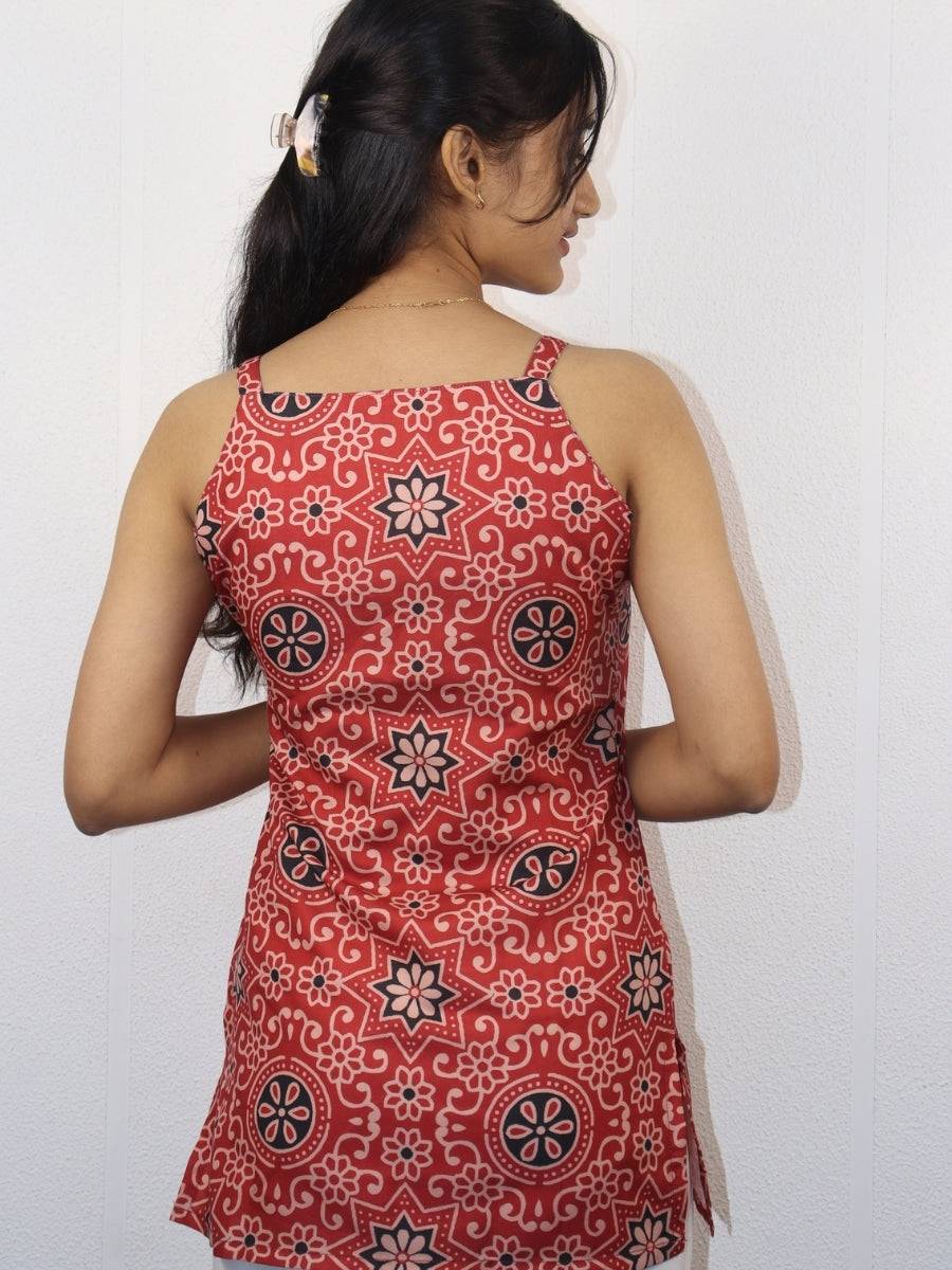 Hirvaa V-neck Short Kurti