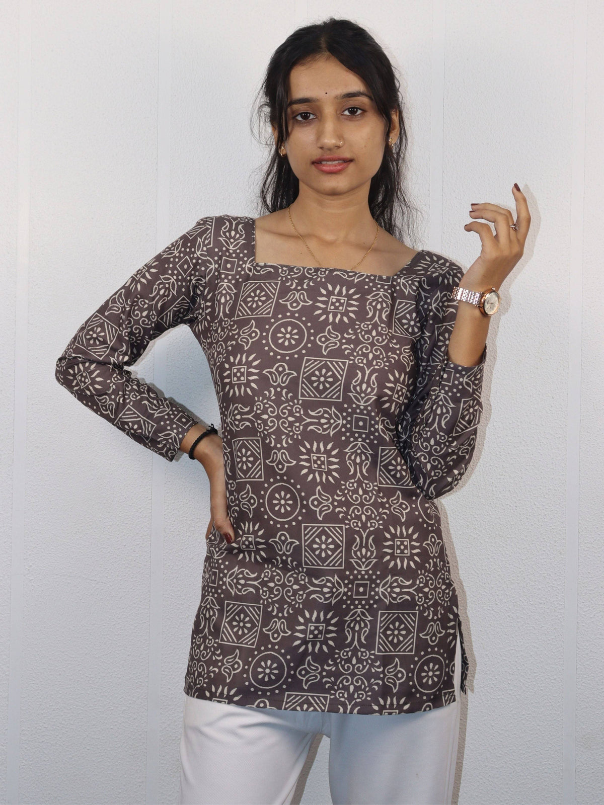 Aaradhya Square Neck Short Kurti