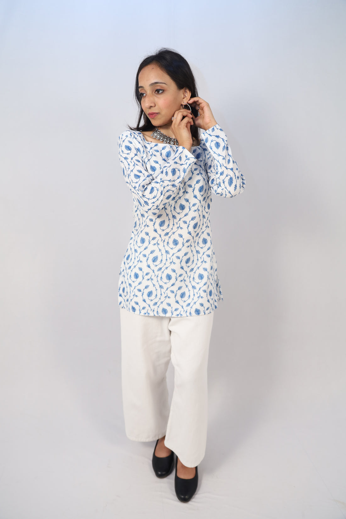 KRISHVAA Multicolor Cotton Short Printed Kurti For Women & Girls